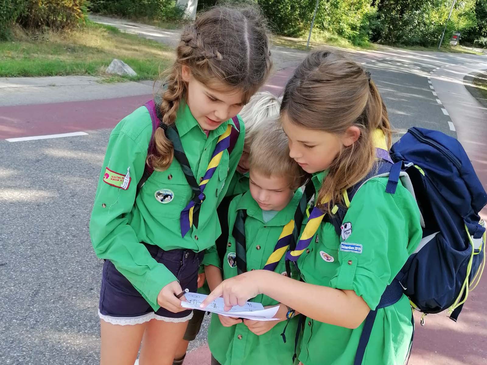 Welpen op hike